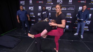 Laura Sanko feet photo thumbnail