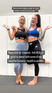 Laura Sanko feet photo thumbnail