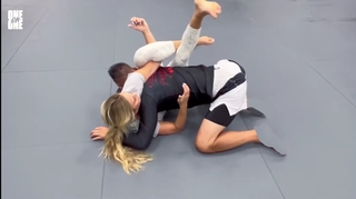 Laura Sanko feet photo thumbnail