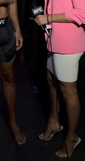 Laura Sanko feet photo thumbnail