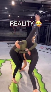 Laura Sanko feet photo thumbnail