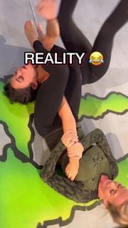 Laura Sanko feet photo thumbnail