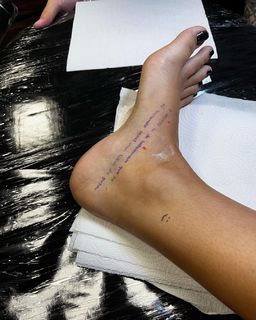 Laura Schadeck feet photo 14