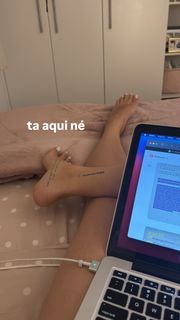 Laura Schadeck feet photo 3