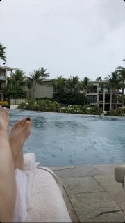 Laura Silverman feet photo 8