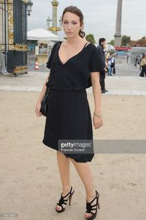 Laura Smet feet photo 17