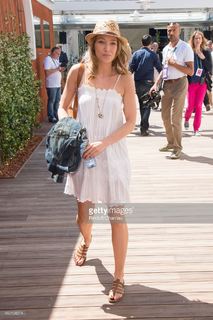 Laura Smet feet photo 16