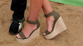 Laura Sophie Müller feet photo thumbnail