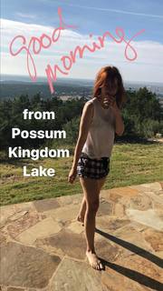 Laura Spencer feet photo thumbnail