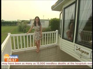 Laura Tobin feet photo thumbnail