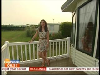 Laura Tobin feet photo thumbnail