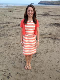 Laura Tobin feet photo thumbnail