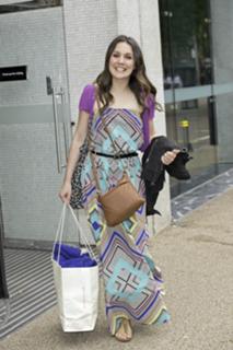 Laura Tobin feet photo thumbnail