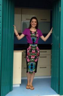 Laura Tobin feet photo thumbnail