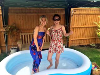 Laura Tobin feet photo thumbnail