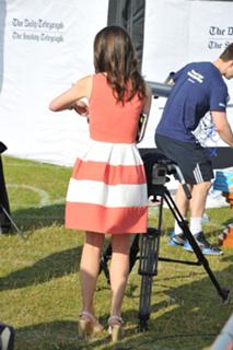 Laura Tobin feet photo thumbnail