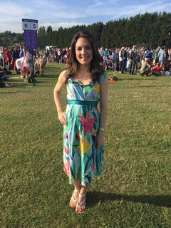 Laura Tobin feet photo thumbnail