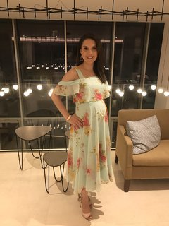 Laura Tobin feet photo thumbnail