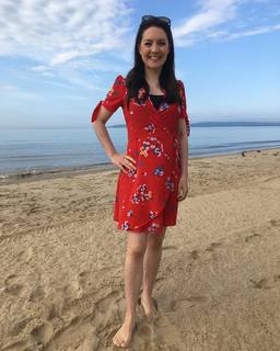 Laura Tobin feet photo thumbnail