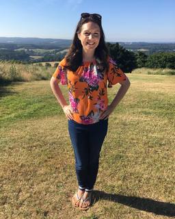 Laura Tobin feet photo thumbnail