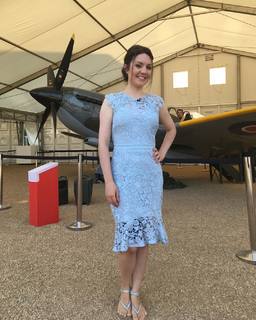 Laura Tobin feet photo thumbnail