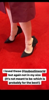 Laura Tobin feet photo thumbnail