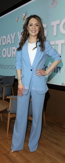 Laura Tobin feet photo thumbnail