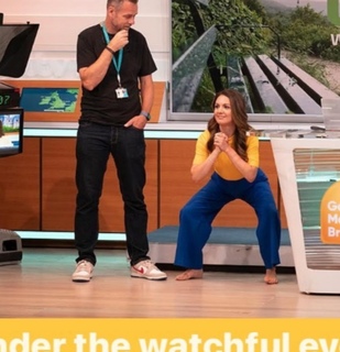 Laura Tobin feet photo thumbnail