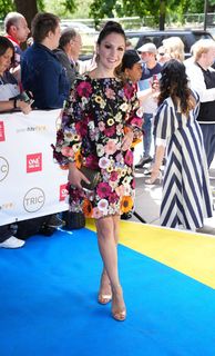 Laura Tobin feet photo thumbnail