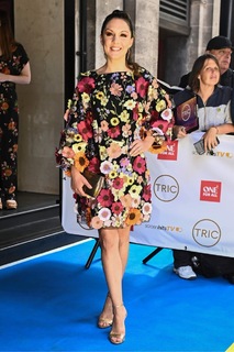 Laura Tobin feet photo thumbnail