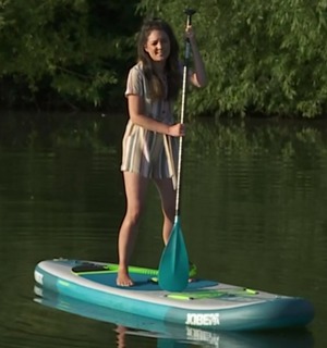 Laura Tobin feet photo thumbnail