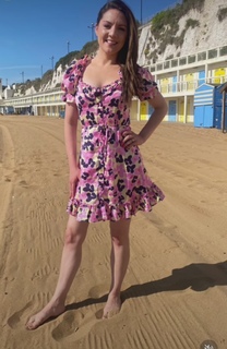 Laura Tobin feet photo thumbnail