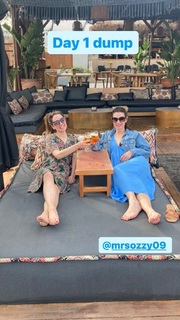 Laura Tobin feet photo thumbnail