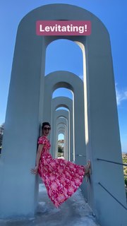 Laura Tobin feet photo thumbnail