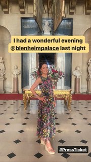 Laura Tobin feet photo thumbnail