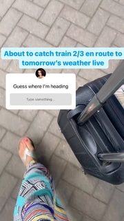 Laura Tobin feet photo thumbnail