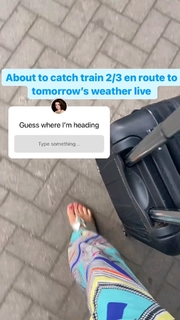 Laura Tobin feet photo thumbnail