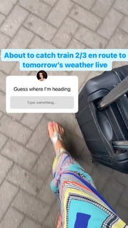 Laura Tobin feet photo thumbnail