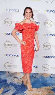 Laura Tobin feet photo thumbnail