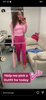 Laura Tobin feet photo thumbnail