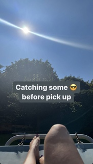 Laura Tobin feet photo thumbnail