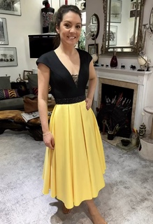 Laura Tobin feet photo thumbnail