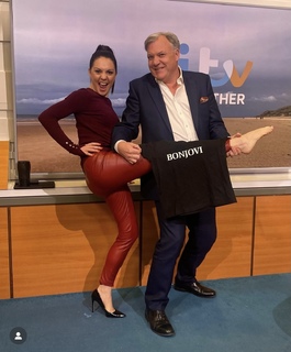 Laura Tobin feet photo thumbnail