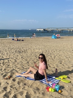 Laura Tobin feet photo thumbnail