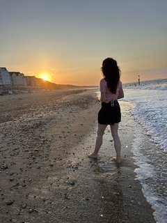 Laura Tobin feet photo thumbnail