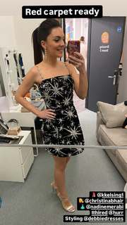 Laura Tobin feet photo thumbnail