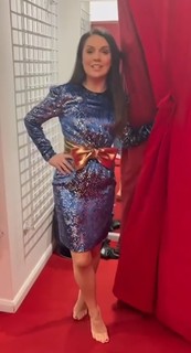 Laura Tobin feet photo thumbnail