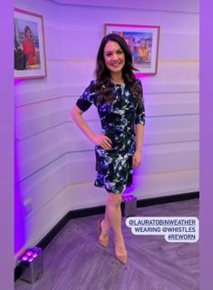 Laura Tobin feet photo thumbnail