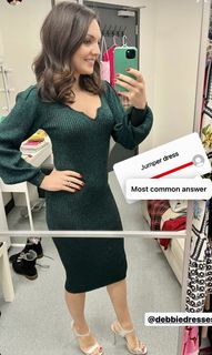 Laura Tobin feet photo thumbnail