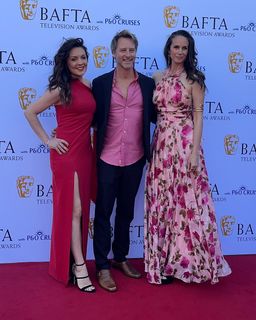 Laura Tobin feet photo thumbnail